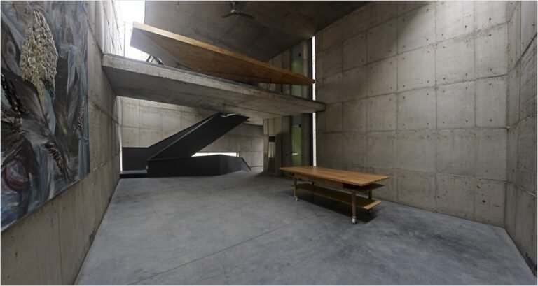Day Analysis and Daylight Autonomy for GN STUDIO